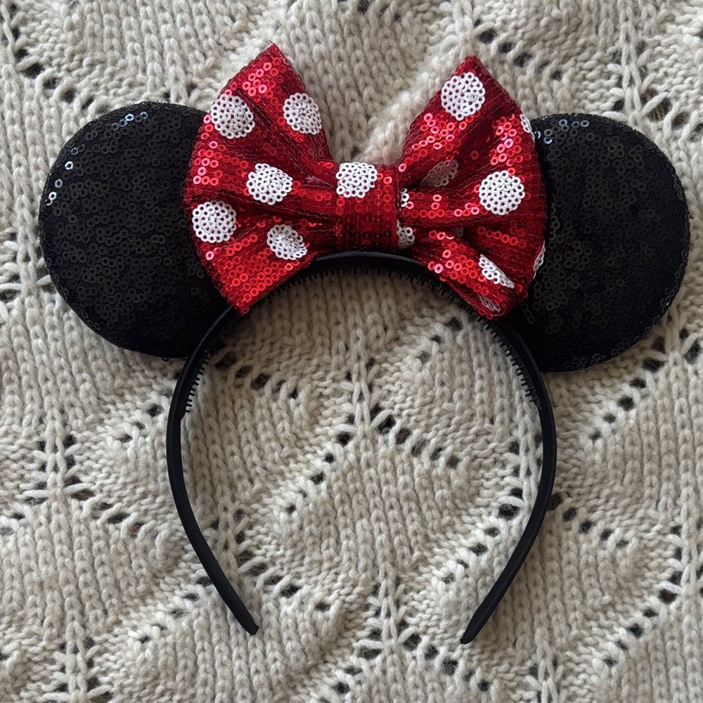 [Like 🆕] Sequin Minnie Mouse Ears Headband!